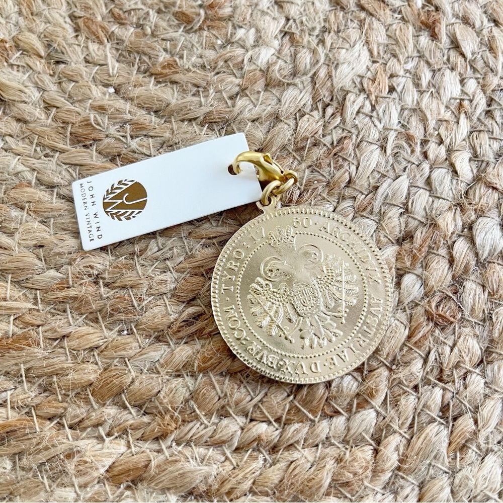 John Wind Gold Medallion Coin Charm‎
